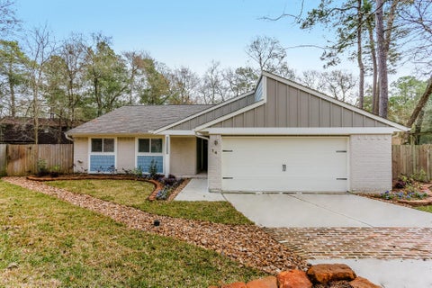 Photo of 14 Woodlot Court, The Woodlands, TX 77380 (MLS # 72370145)