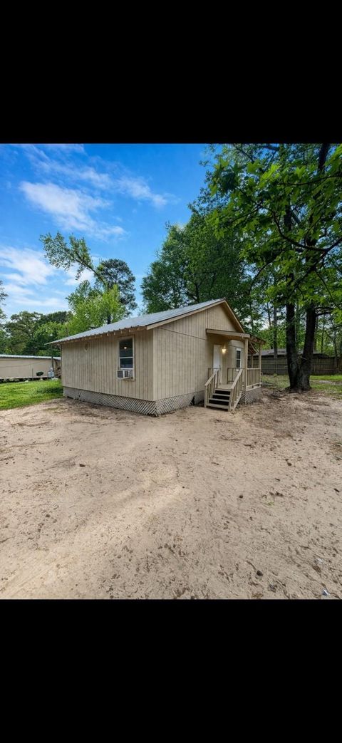 Photo of 14 Lakeview, New Waverly, TX 77358 (MLS # 32405692)