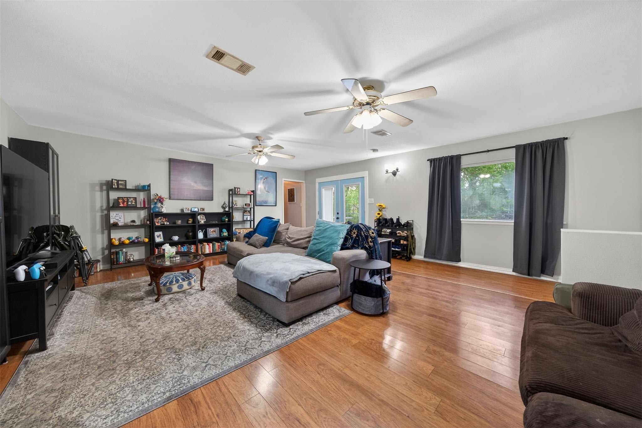 15185 Travis Lane