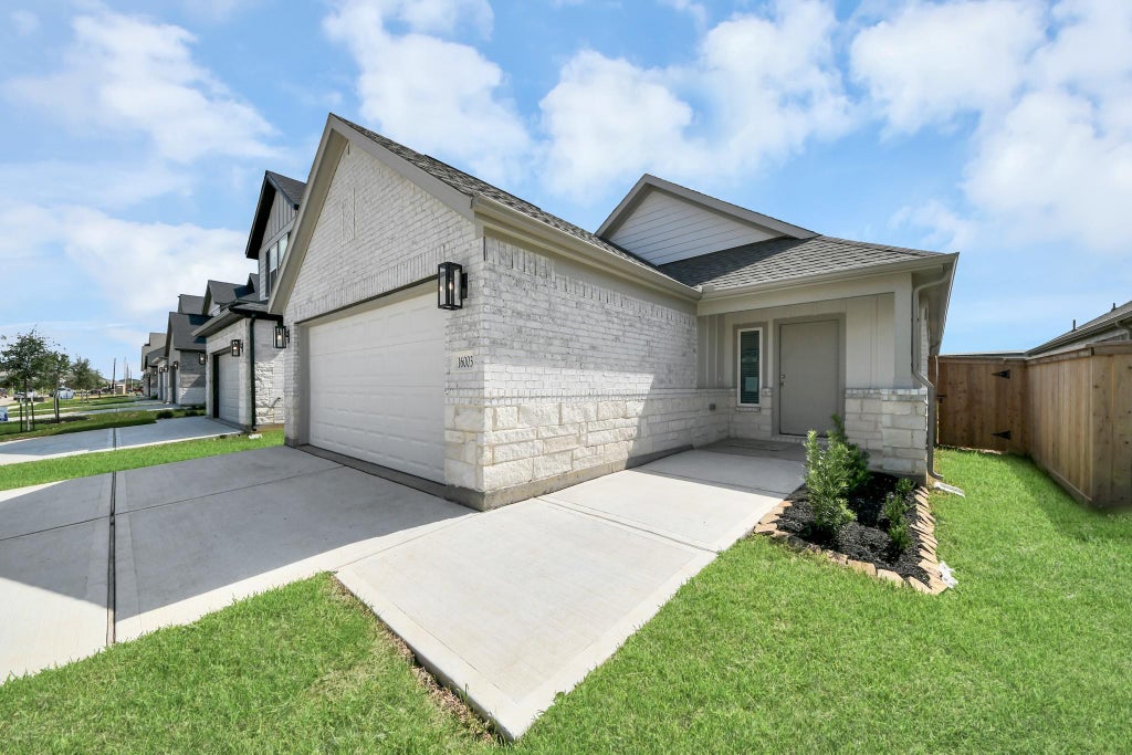 Photo of 16003 Sycamore Maple Lane, Cypress, TX 77429 (MLS # 96004987)