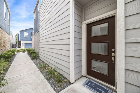 Tiny photo for 5502 Cuerta Street, Houston, TX 77023 (MLS # 19415358)