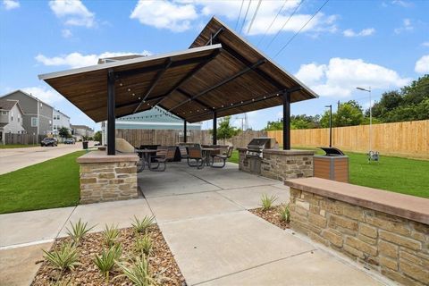 Tiny photo for 5502 Cuerta Street, Houston, TX 77023 (MLS # 19415358)