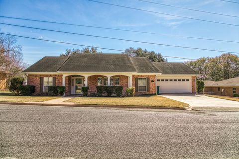 Photo of 159 Charles Street, La Grange, TX 78945 (MLS # 10485224)