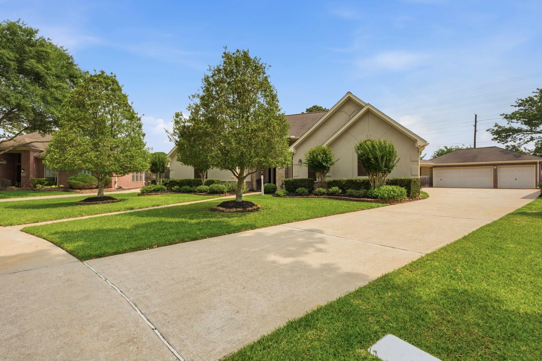 3902 Belvoir Park Drive