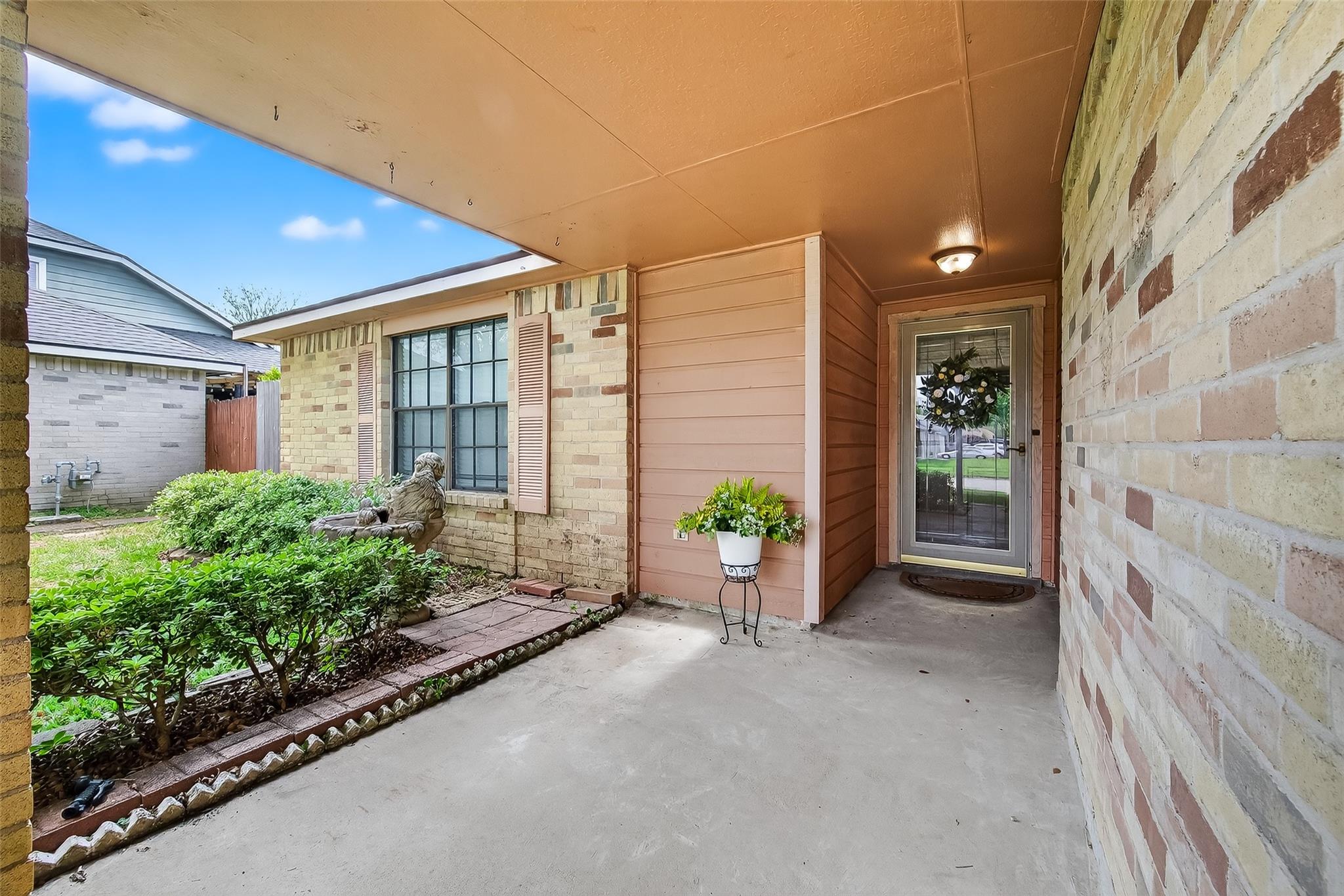 1906 Westbriar Court