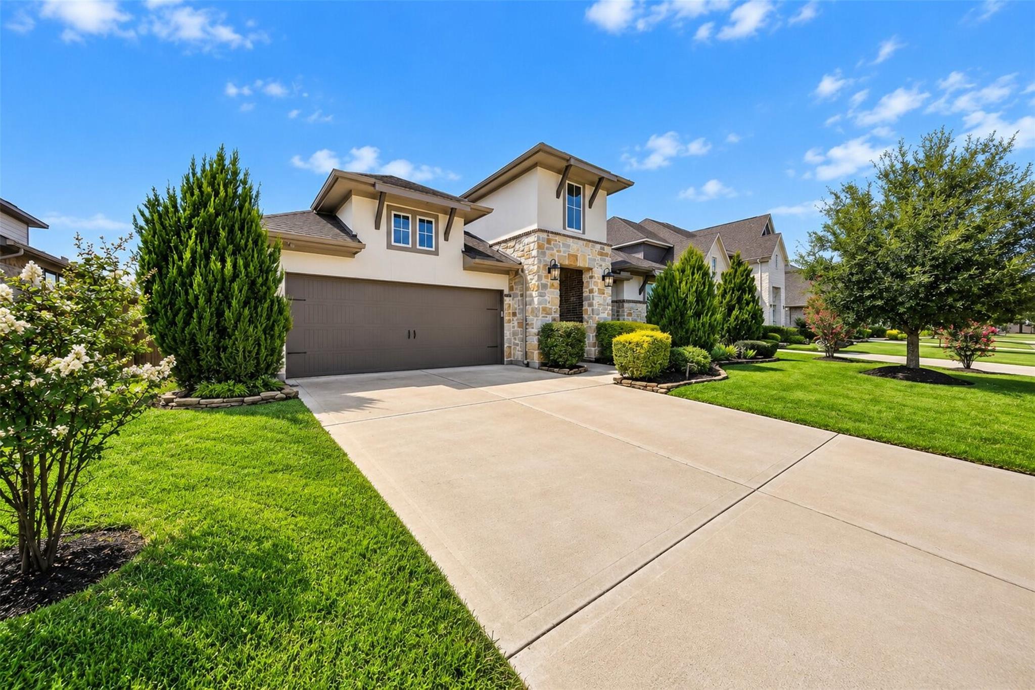 221 Lakehouse Landing Drive