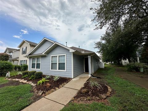 Photo of 11956 Chanteloup Drive, Houston, TX 77047 (MLS # 60990612)