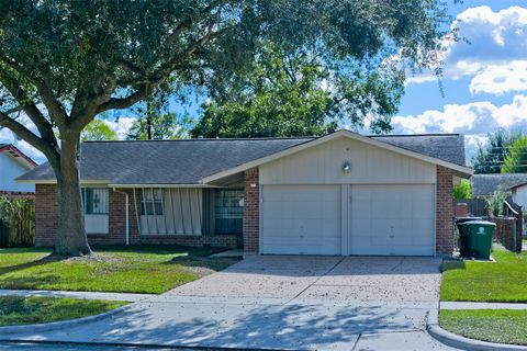 Photo of 4011 Smooth Oak Lane, Houston, TX 77053 (MLS # 7142819)