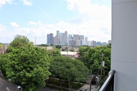 Tiny photo for 2512 Morgan Street, Houston, TX 77006 (MLS # 23323878)