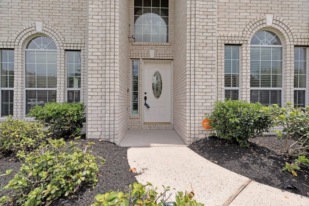 Photo of 13714 Kingston River Lane, Houston, TX 77044 (MLS # 65762999)