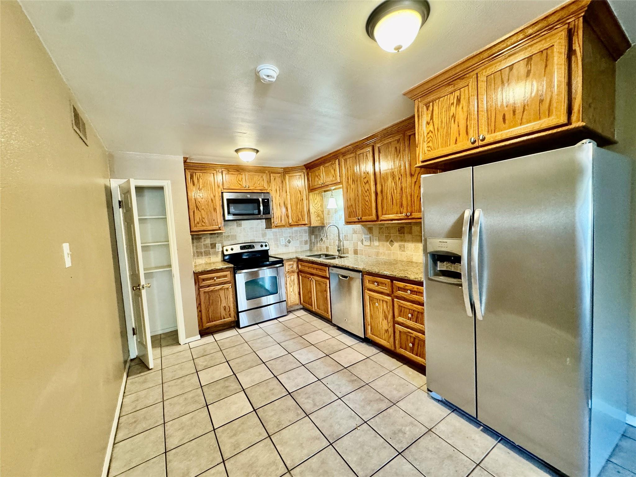 2201 N Grand Boulevard 8