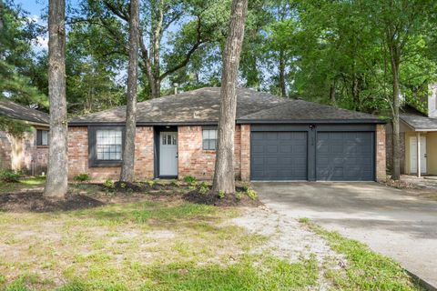 Photo of 104 W White Willow Circle Circle, The Woodlands, TX 77381 (MLS # 59870544)