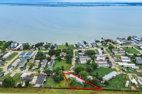 Homes For Sale - 118 Canvasback<br/> Baytown, TX 77523