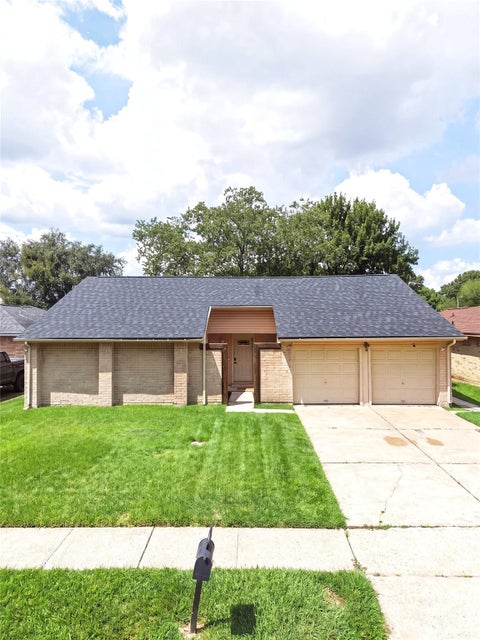 Photo of 10015 Rustic Rock Road, La Porte, TX 77571 (MLS # 6692378)