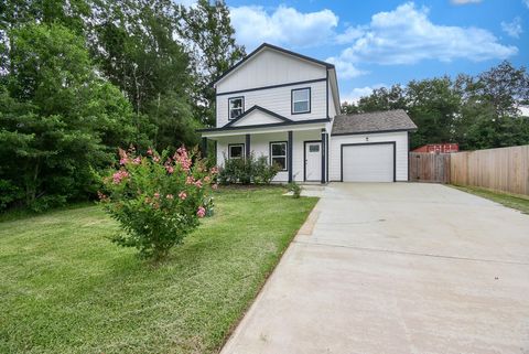 Homes For Sale - 14942 Austin Road<br/> Montgomery County, Willis, TX 77378