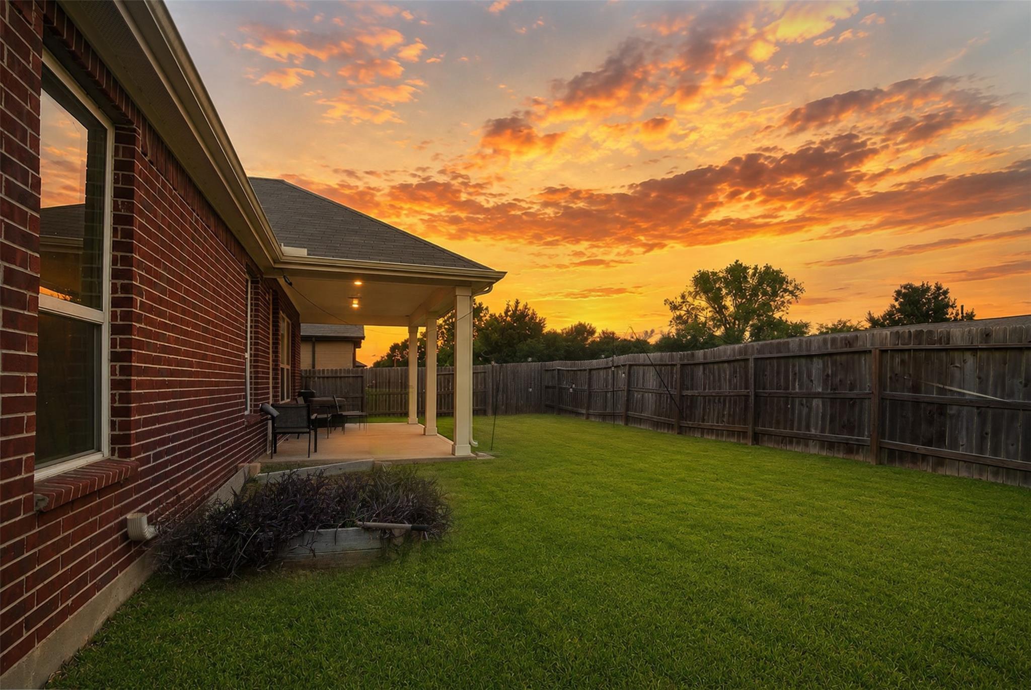 6111 Whitewing Road