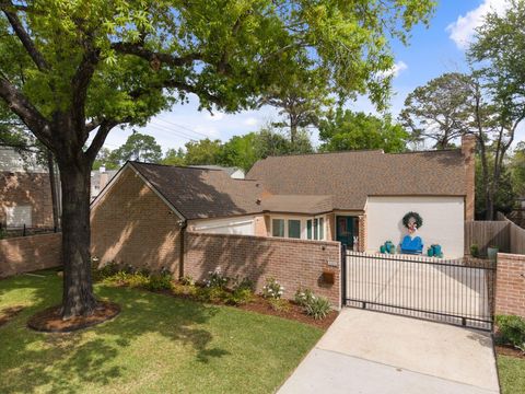 Photo of 10226 Briar Forest Drive, Houston, TX 77042 (MLS # 61948733)