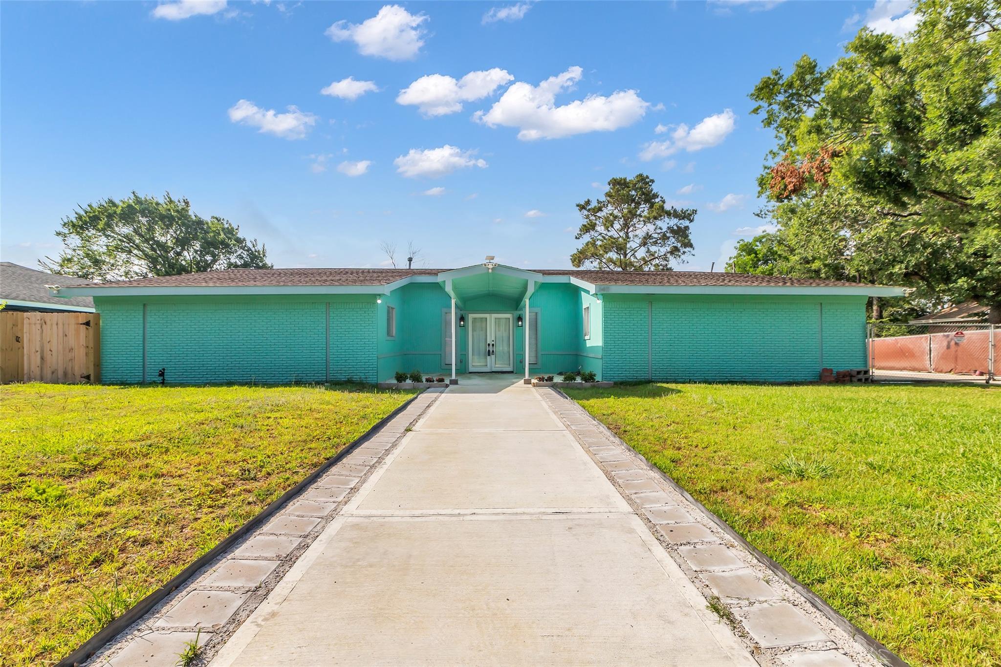 3411 Woodcrest Drive