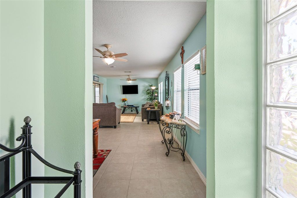 Photo of 114 Pompano Ave, Galveston, TX 77550 (MLS # 50597971)