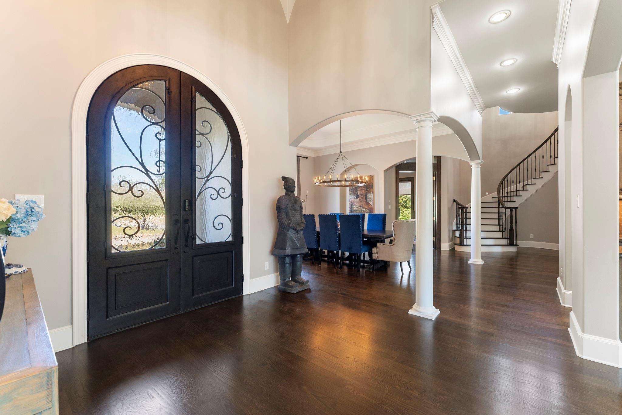 3 N Player Crest Circle