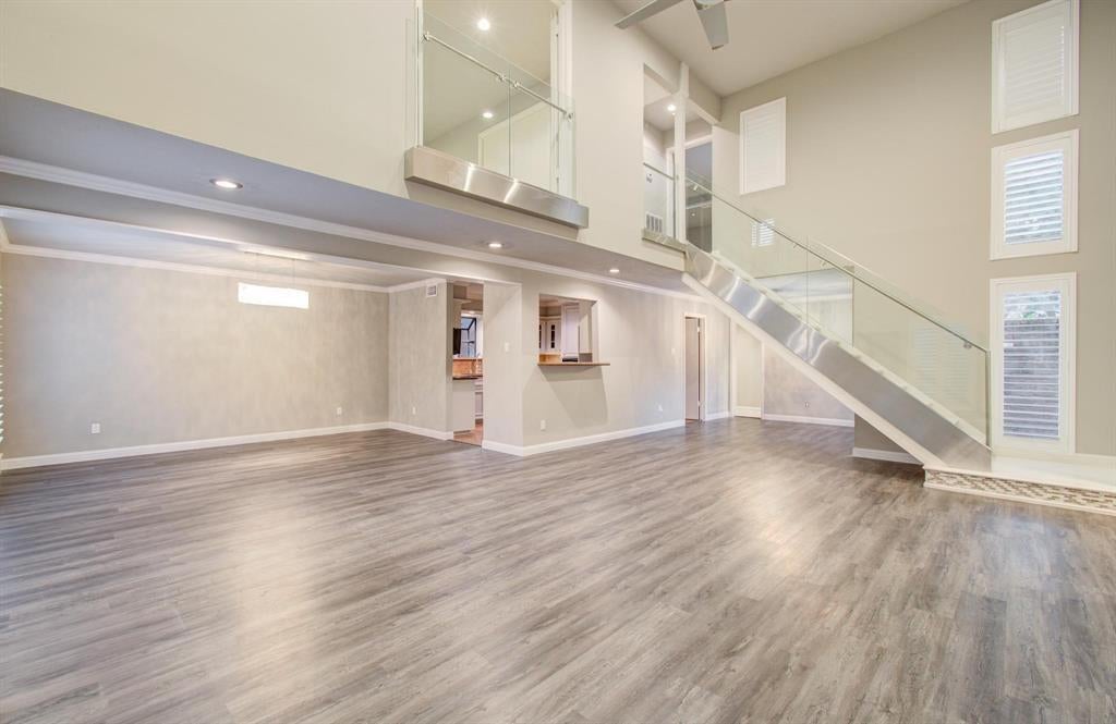 10315 Meadow Lake Lane