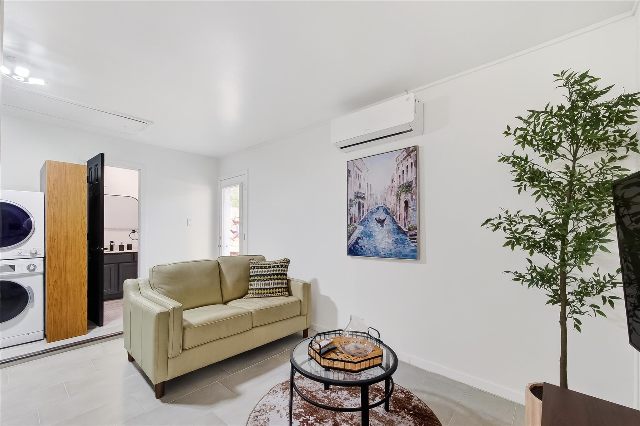4423 Sloangate Drive A