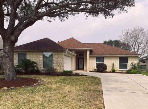 2735 S Peach Hollow Circle Pearland TX 77584