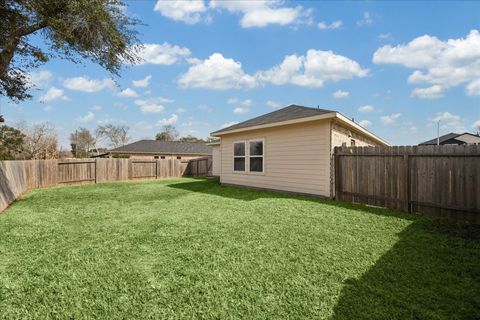 Tiny photo for 7306 Parkview Drive, Hitchcock, TX 77563 (MLS # 40226169)