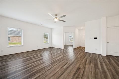 Tiny photo for 7306 Parkview Drive, Hitchcock, TX 77563 (MLS # 40226169)