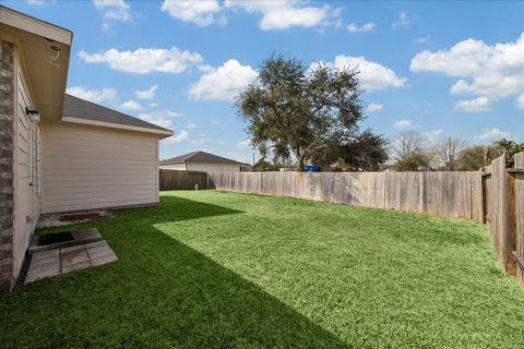 Tiny photo for 7306 Parkview Drive, Hitchcock, TX 77563 (MLS # 40226169)