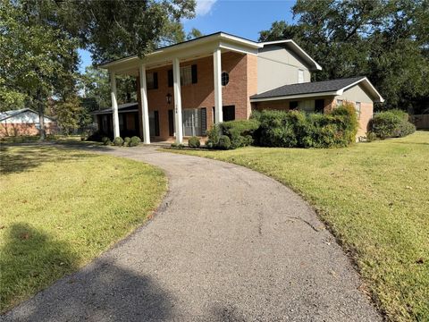 Photo of 106 Longacre Drive, Conroe, TX 77304 (MLS # 29981517)