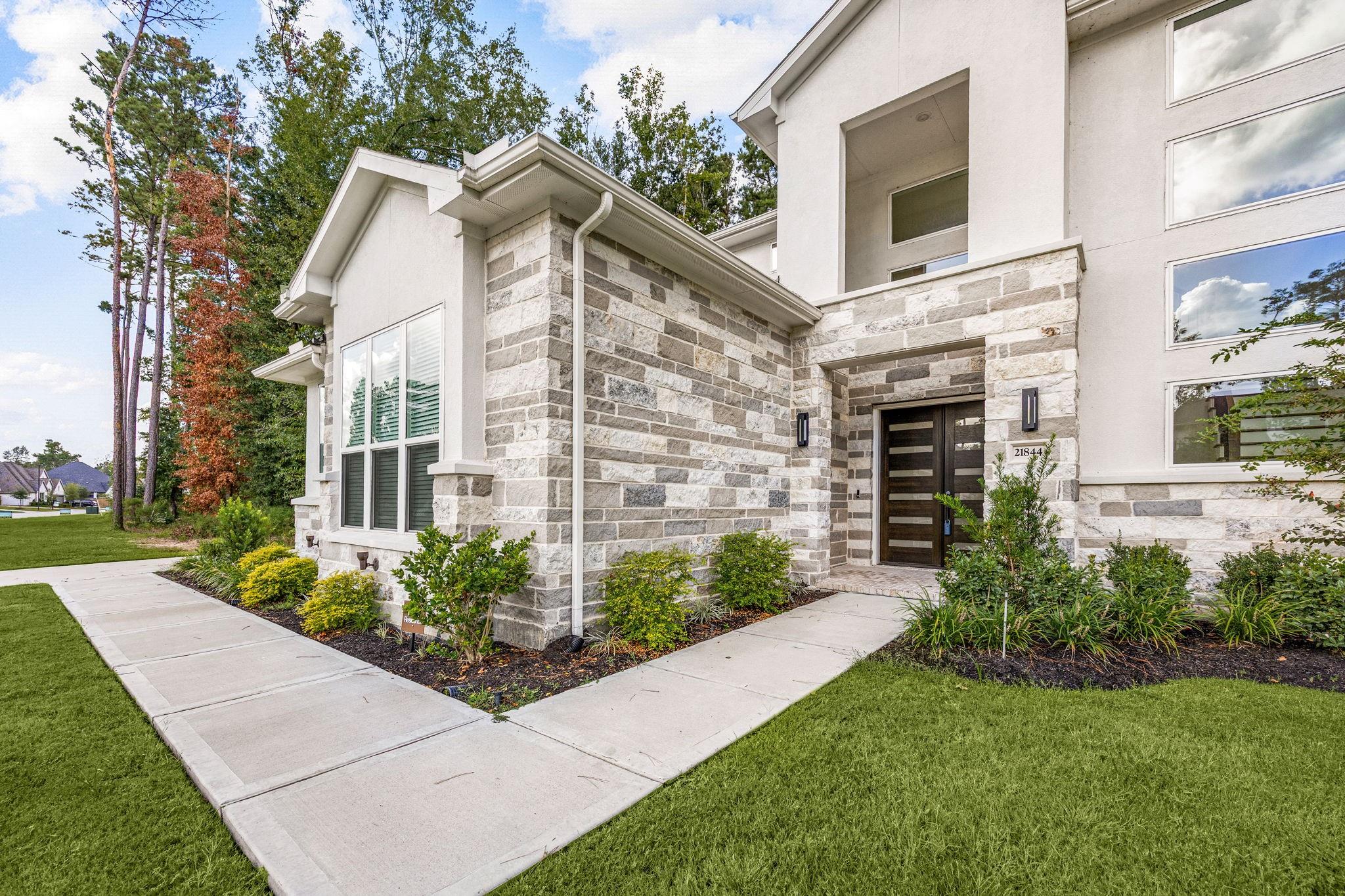 21844 Otter Point Lane