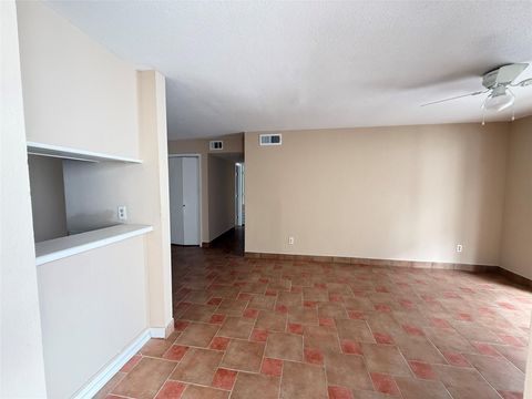 Photo of 7200 Clarewood Drive #605, Houston, TX 77036 (MLS # 69495121)