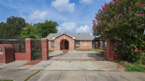 Photo of 7613 Appleton Street, Houston, TX 77022 (MLS # 36722351)