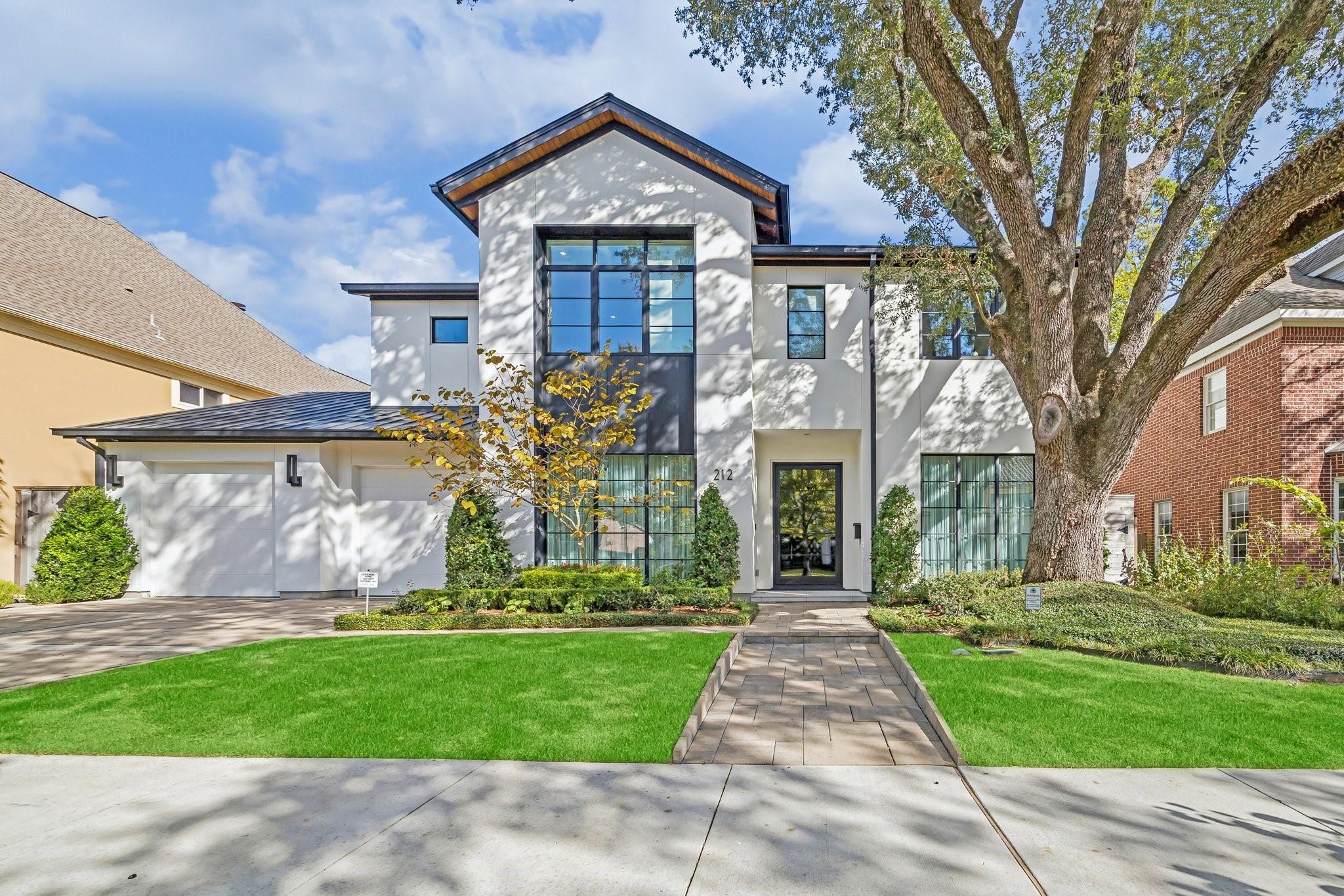 212 E Cowan Drive
