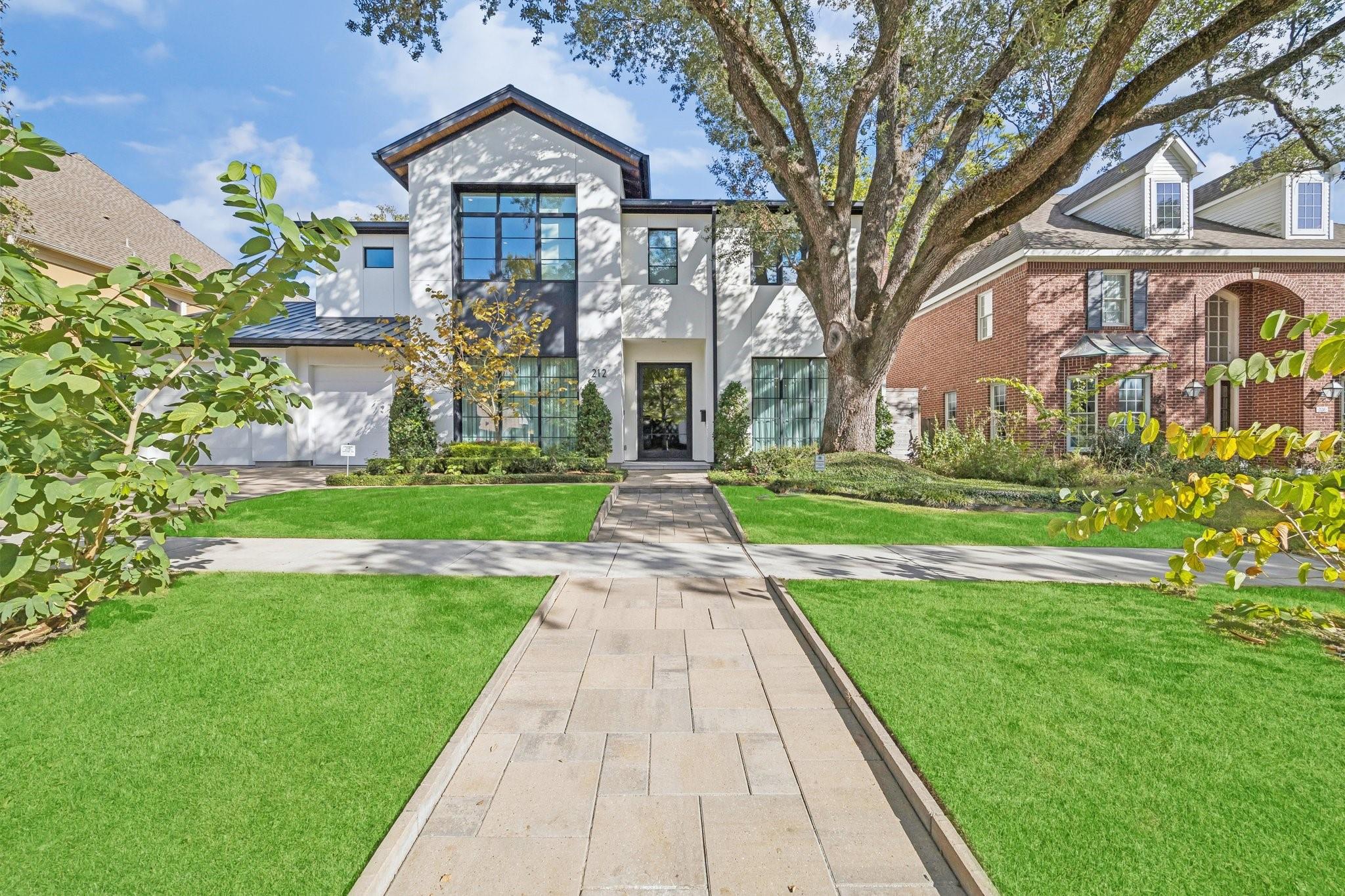212 E Cowan Drive