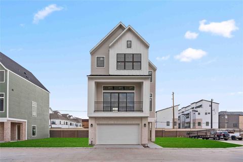 Photo of 1604 Sedola Lane, Houston, TX 77055 (MLS # 64185433)