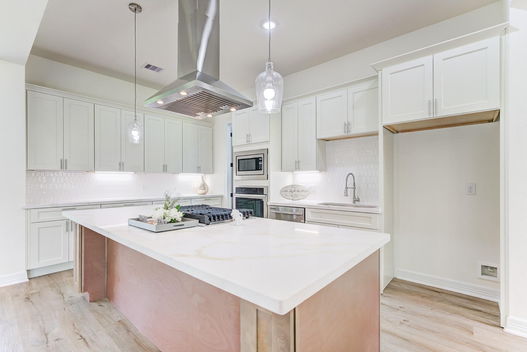 1720 Flintlock Court