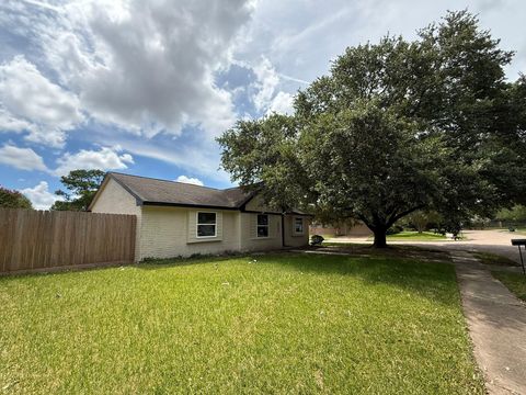 Photo of 2227 Cherry Bend Dr DR, Houston, TX 77077 (MLS # 63482996)