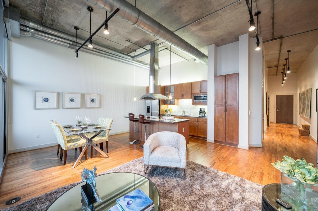 Photo of 4899 Montrose Boulevard #1807, Houston, TX 77006 (MLS # 65876885)