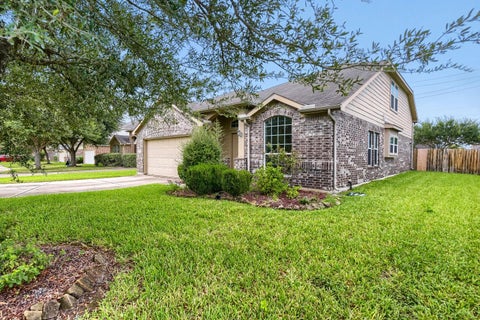 Photo of 631 Honeysuckle Vine Drive, Rosenberg, TX 77469 (MLS # 42948067)