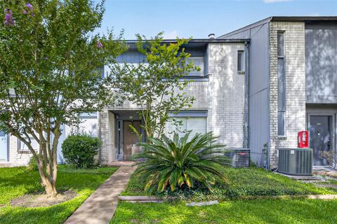Photo of 8310 Augustine Drive #B, Houston, TX 77036 (MLS # 22333156)