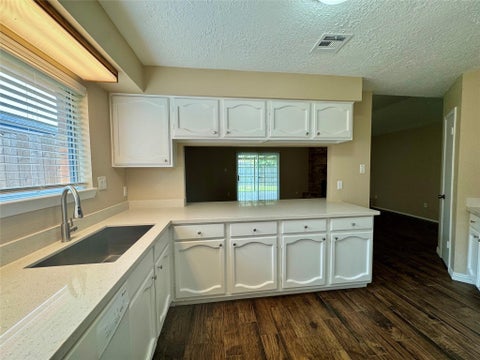 Tiny photo for 9831 Shell Rock Road, La Porte, TX 77571 (MLS # 44058215)