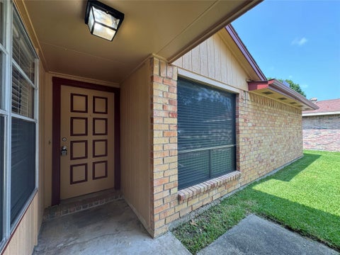 Tiny photo for 9831 Shell Rock Road, La Porte, TX 77571 (MLS # 44058215)