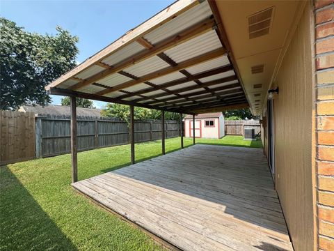 Tiny photo for 9831 Shell Rock Road, La Porte, TX 77571 (MLS # 44058215)