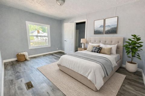 Homes For Sale - 16657 E Forrestal<br/> Montgomery, TX 77316