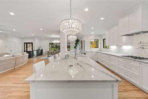 5658 Del Monte Drive Houston TX 77056