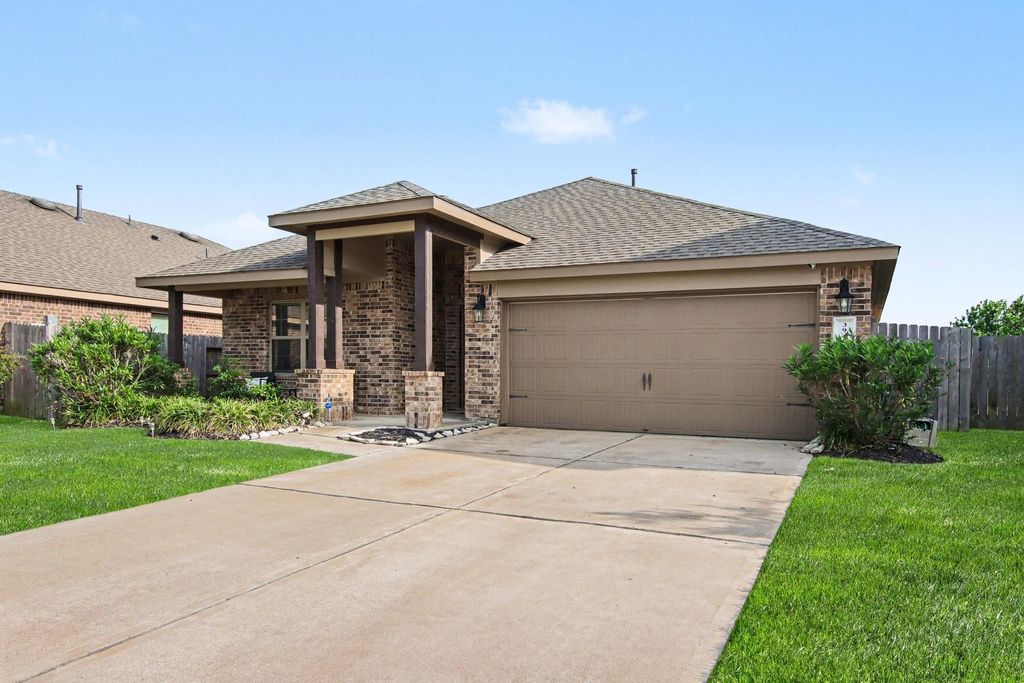 Photo of 3946 Canyon Shore Lane, Missouri City, TX 77459 (MLS # 65244571)