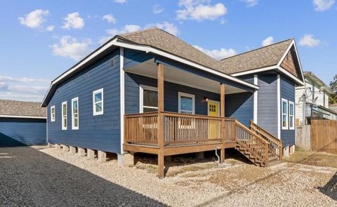 Photo of 2115 Fulton Street #B, Houston, TX 77009 (MLS # 45377732)