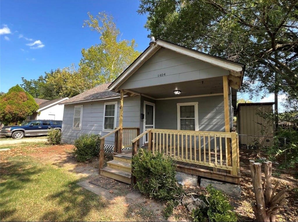 Photo of 1404 Harrop Avenue, Pasadena, TX 77506 (MLS # 46010435)